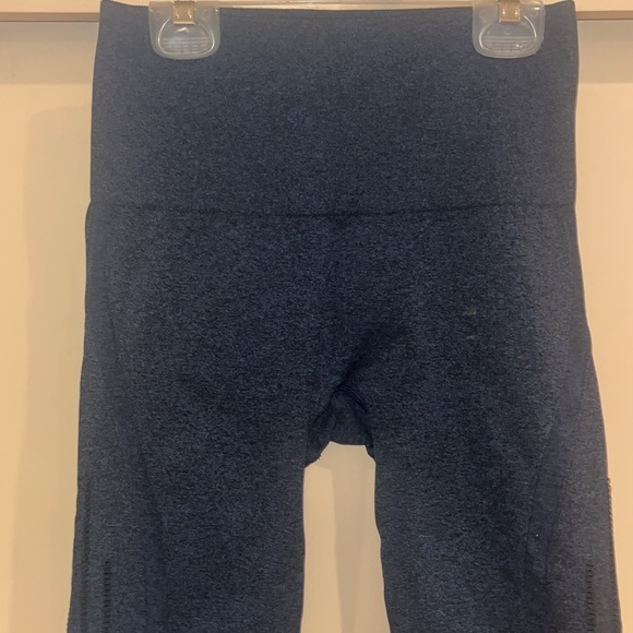 Navy Blue textured leggings / yoga pants with decorative openings size medium - Picture 2 of 9